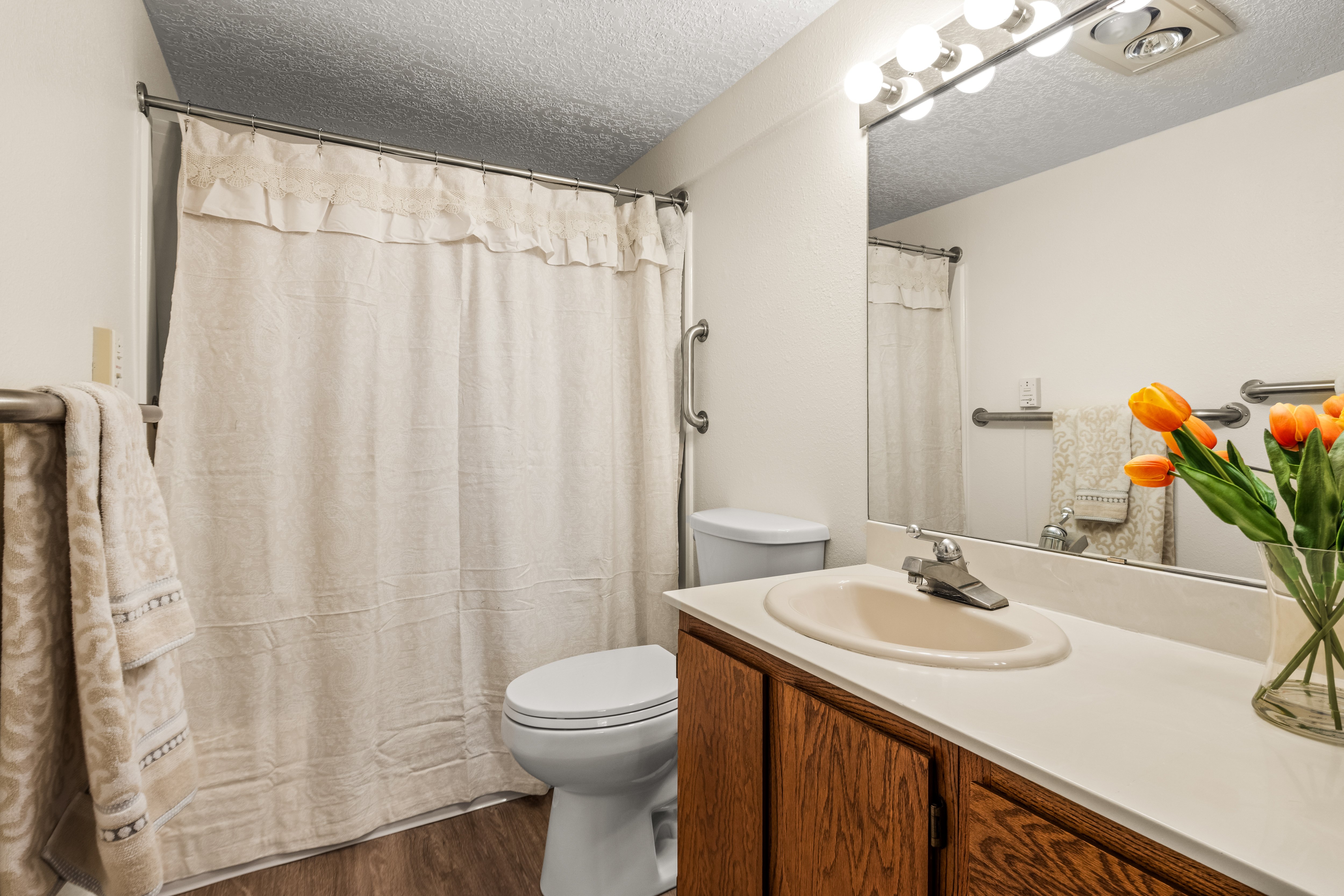 26-Marbella-Santa-Fe-050-NEW Model Bathroom